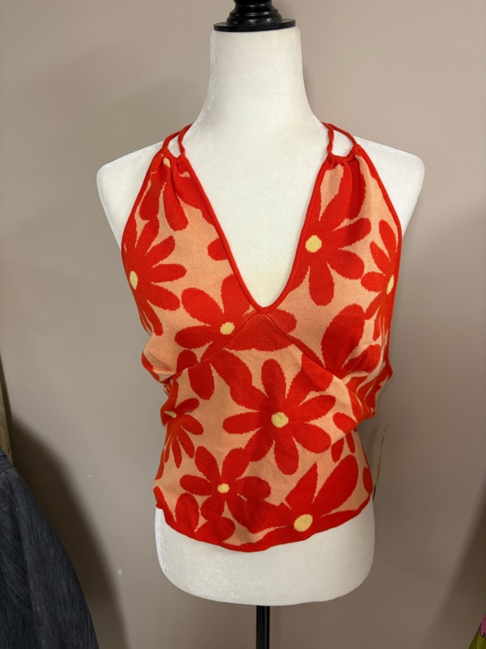 NWT  Daisy Halter Knit Tank Top XL